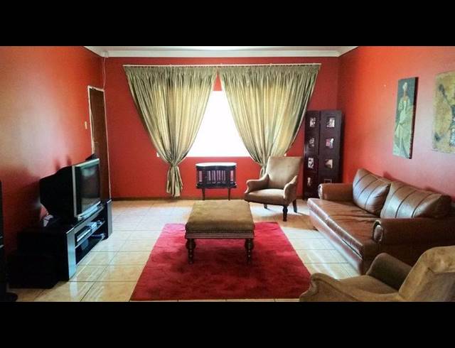 10 BEDROOM HOUSE FOR SALE IN WATERKLOOF RIDGE